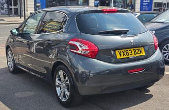 PEUGEOT 208 1.6 VTi Allure Hatchback 5dr Petrol Manual Euro 5 (120 ps)