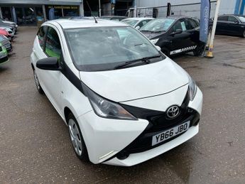 Toyota AYGO 1.0 VVT-i x-play Hatchback 5dr Petrol Manual Euro 6 (68 ps)