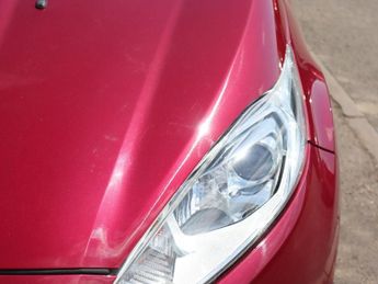 FORD FIESTA 1.6 Zetec Hatchback 5dr Petrol Powershift Euro 5 (105 ps)