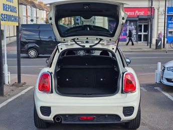 MINI HATCH 1.5 Cooper Hatchback 5dr Petrol Manual Euro 6 (s/s) (136 ps)