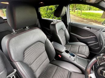 MERCEDES-BENZ B-CLASS 2.1 B220d AMG Line (Premium) MPV 5dr Diesel 7G-DCT Euro 6 (s/s) 
