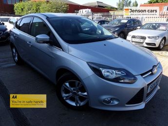 Ford Focus 1.6 Zetec Hatchback 5dr Petrol Manual Euro 5 (105 ps)