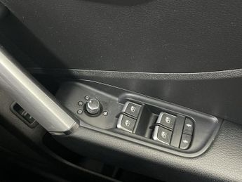 AUDI Q2 1.5 TFSI CoD 35 S line SUV 5dr Petrol Manual Euro 6 (s/s) (150 p
