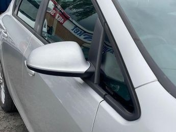 VAUXHALL ASTRA 1.6 16v Excite Hatchback 5dr Petrol Manual Euro 5 (115 ps)
