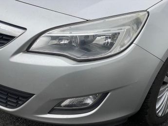 VAUXHALL ASTRA 1.6 16v Excite Hatchback 5dr Petrol Manual Euro 5 (115 ps)