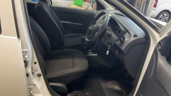 DACIA SANDERO 1.0 SCe Ambiance Hatchback 5dr Petrol Manual Euro 6 (75 ps)