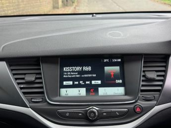 VAUXHALL ASTRA 1.4i SE Hatchback 5dr Petrol Manual Euro 6 (100 ps)