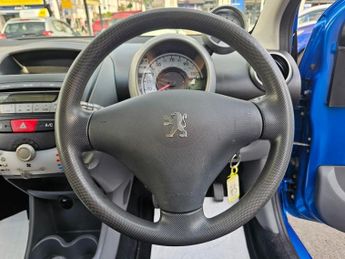 PEUGEOT 107 1.0 12V Verve Hatchback 3dr Petrol Manual Euro 4 (68 ps)