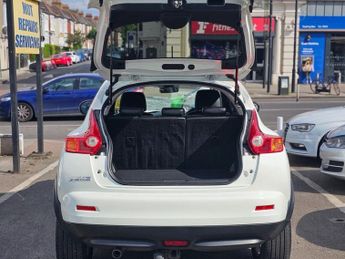 NISSAN JUKE 1.6 Tekna SUV 5dr Petrol Manual Euro 5 (117 ps)