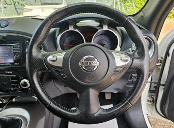 NISSAN JUKE 1.6 Tekna SUV 5dr Petrol Manual Euro 5 (117 ps)