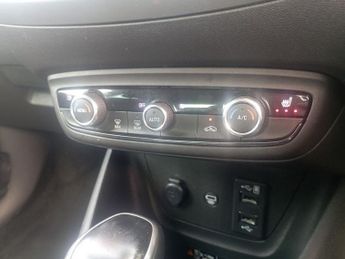 VAUXHALL CROSSLAND 1.2 Turbo Elite Nav SUV 5dr Petrol Auto Euro 6 (s/s) (130 ps)