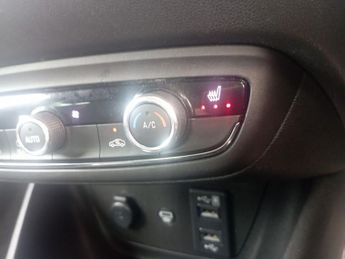 VAUXHALL CROSSLAND 1.2 Turbo Elite Nav SUV 5dr Petrol Auto Euro 6 (s/s) (130 ps)