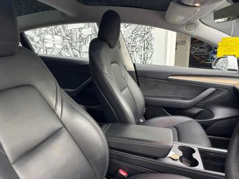TESLA Model 3 (Dual Motor) Long Range Saloon 4dr Electric Auto 4WDE (346 ps)