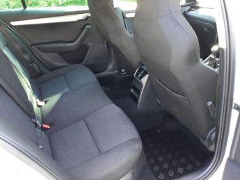 SKODA OCTAVIA 1.6 TDI SE Sport Hatchback 5dr Diesel Manual Euro 6 (s/s) (110 p
