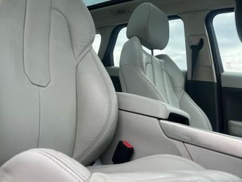 LAND ROVER RANGE ROVER EVOQUE 2.2 SD4 Pure SUV 5dr Diesel Manual 4WD Euro 5 (s/s) (190 ps)