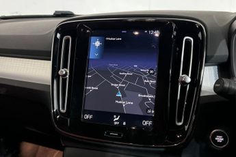 VOLVO XC40 2.0 D3 Momentum SUV 5dr Diesel Manual Euro 6 (s/s) (150 ps) 2 Ke