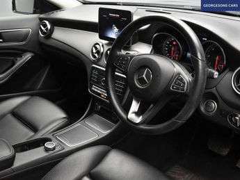 MERCEDES-BENZ GLA CLASS 2.1 GLA200d Sport (Executive) SUV 5dr Diesel 7G-DCT Euro 6 (s/s)
