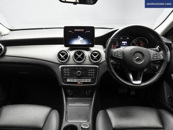 MERCEDES-BENZ GLA CLASS 2.1 GLA200d Sport (Executive) SUV 5dr Diesel 7G-DCT Euro 6 (s/s)