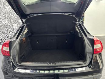 MERCEDES-BENZ 180 1.6 GLA200 Sport SUV 5dr Petrol Manual Euro 6 (s/s) (156 ps)