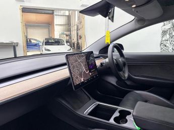 TESLA Model 3 (Dual Motor) Long Range Saloon 4dr Electric Auto 4WDE (346 ps)
