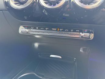 MERCEDES-BENZ CLA 1.3 CLA200 AMG Line (Premium) Coupe 4dr Petrol 7G-DCT Euro 6 (s/