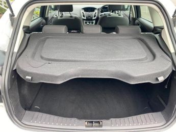 FORD FOCUS 1.6 Zetec Hatchback 5dr Petrol Manual Euro 5 (125 ps)