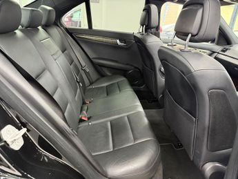 MERCEDES-BENZ C-CLASS 3.5 C350 V6 Sport Saloon 4dr Petrol G-Tronic Euro 5 (272 ps)