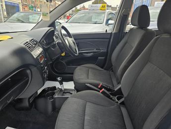 KIA PICANTO AUTOMATIC 1.1 Domino Hatchback 5dr Petrol Automatic (137 g/km, 6