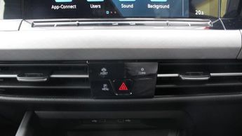 VOLKSWAGEN GOLF 1.5 eTSI MHEV Life Hatchback 5dr Petrol Hybrid DSG Euro 6 (s/s) 