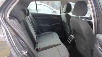VOLKSWAGEN GOLF 1.5 eTSI MHEV Life Hatchback 5dr Petrol Hybrid DSG Euro 6 (s/s) 