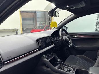 SKODA KAROQ 1.5 TSI ACT SportLine SUV 5dr Petrol DSG Euro 6 (s/s) (150 ps)
