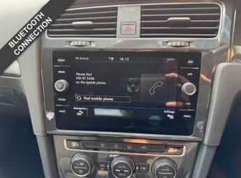 VOLKSWAGEN E-GOLF 35.8kWh e-Golf Hatchback 5dr Electric Auto (136 ps)
