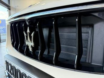 MASERATI LEVANTE 3.0D V6 SUV 5dr Diesel ZF 4WD Euro 6 (s/s) (275 ps)