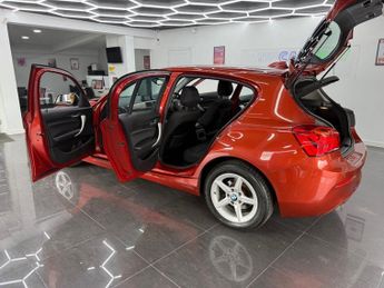 BMW 1 SERIES 1.5 118i SE Hatchback 5dr Petrol Auto Euro 6 (s/s) (136 ps)