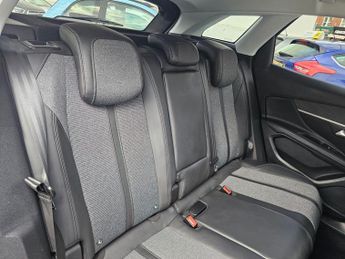 PEUGEOT 3008 1.2 PureTech Allure SUV 5dr Petrol Manual Euro 6 (s/s) (130 ps)