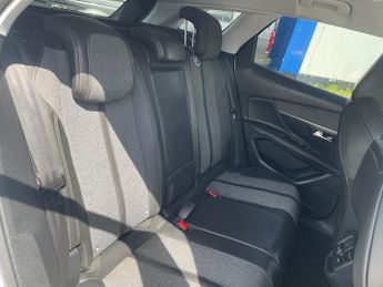PEUGEOT 3008 1.6 BlueHDi Allure SUV 5dr Diesel EAT Euro 6 (s/s) (120 ps)
