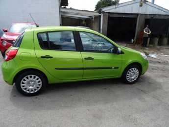 RENAULT CLIO 1.6 VVT Expression Hatchback 5dr Petrol Auto Euro 5 (111 ps)