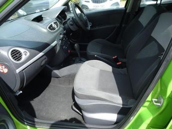 RENAULT CLIO 1.6 VVT Expression Hatchback 5dr Petrol Auto Euro 5 (111 ps)