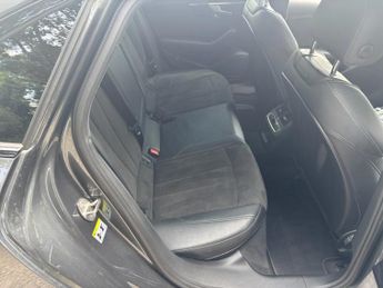 AUDI A4 2.0 TDI 35 Black Edition Saloon 4dr Diesel S Tronic Euro 6 (s/s)