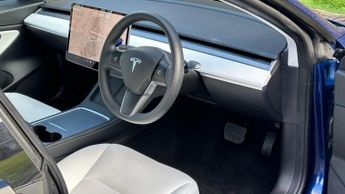 TESLA Model 3 (Dual Motor) Long Range Saloon 4dr Electric Auto 4WDE (346 ps)