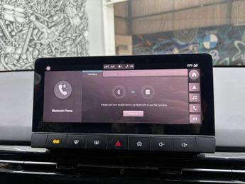 MG MG 4 64kWh Trophy Long Range Hatchback 5dr Electric Auto (203 ps)