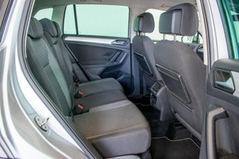 VOLKSWAGEN TIGUAN 2.0 TDI SE Navigation SUV 5dr Diesel DSG Euro 6 (s/s) (150 ps)