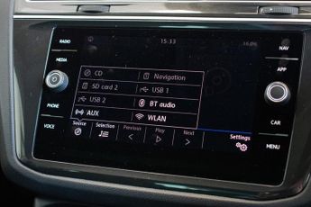 VOLKSWAGEN TIGUAN 2.0 TDI SE Navigation SUV 5dr Diesel DSG Euro 6 (s/s) (150 ps)