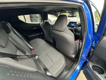 TOYOTA C-HR 1.8 VVT-h Icon SUV 5dr Petrol Hybrid CVT Euro 6 (s/s) (122 ps)