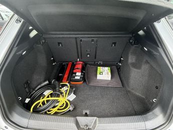 VOLKSWAGEN ID.4 Pro Performance 77kWh Life SUV 5dr Electric Auto (204 ps)