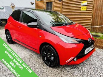 Toyota AYGO 1.0 VVT-i x-cite 4 Red Bi-Tone Hatchback 5dr Petrol Manual Euro 
