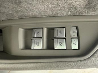 AUDI E-TRON 55 Launch Edition SUV 5dr Electric Auto quattro 95kWh (408 ps)
