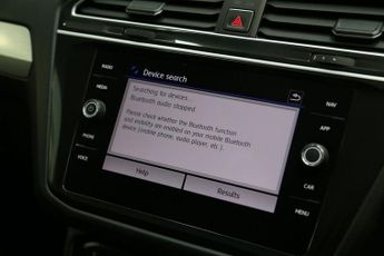 VOLKSWAGEN TIGUAN 2.0 TDI SE Navigation SUV 5dr Diesel DSG 4Motion Euro 6 (s/s) (1
