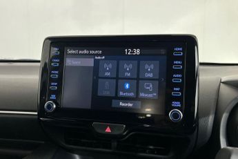 TOYOTA YARIS 1.5 VVT-h Design Hatchback 5dr Petrol Hybrid E-CVT Euro 6 (s/s) 