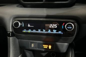 TOYOTA YARIS 1.5 VVT-h Design Hatchback 5dr Petrol Hybrid E-CVT Euro 6 (s/s) 